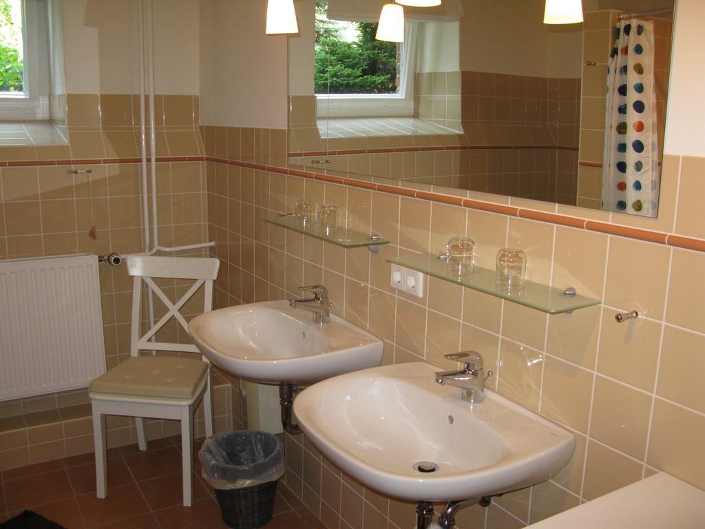 Hotel Gutshaus Zietlitz Dobbin-Linstow Habitación foto