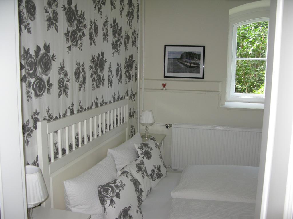 Hotel Gutshaus Zietlitz Dobbin-Linstow Habitación foto